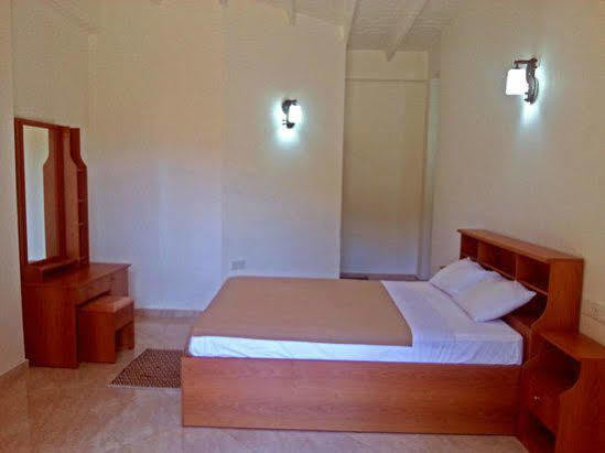 Slightly Chilled Hotel Nallathanniya Exterior foto
